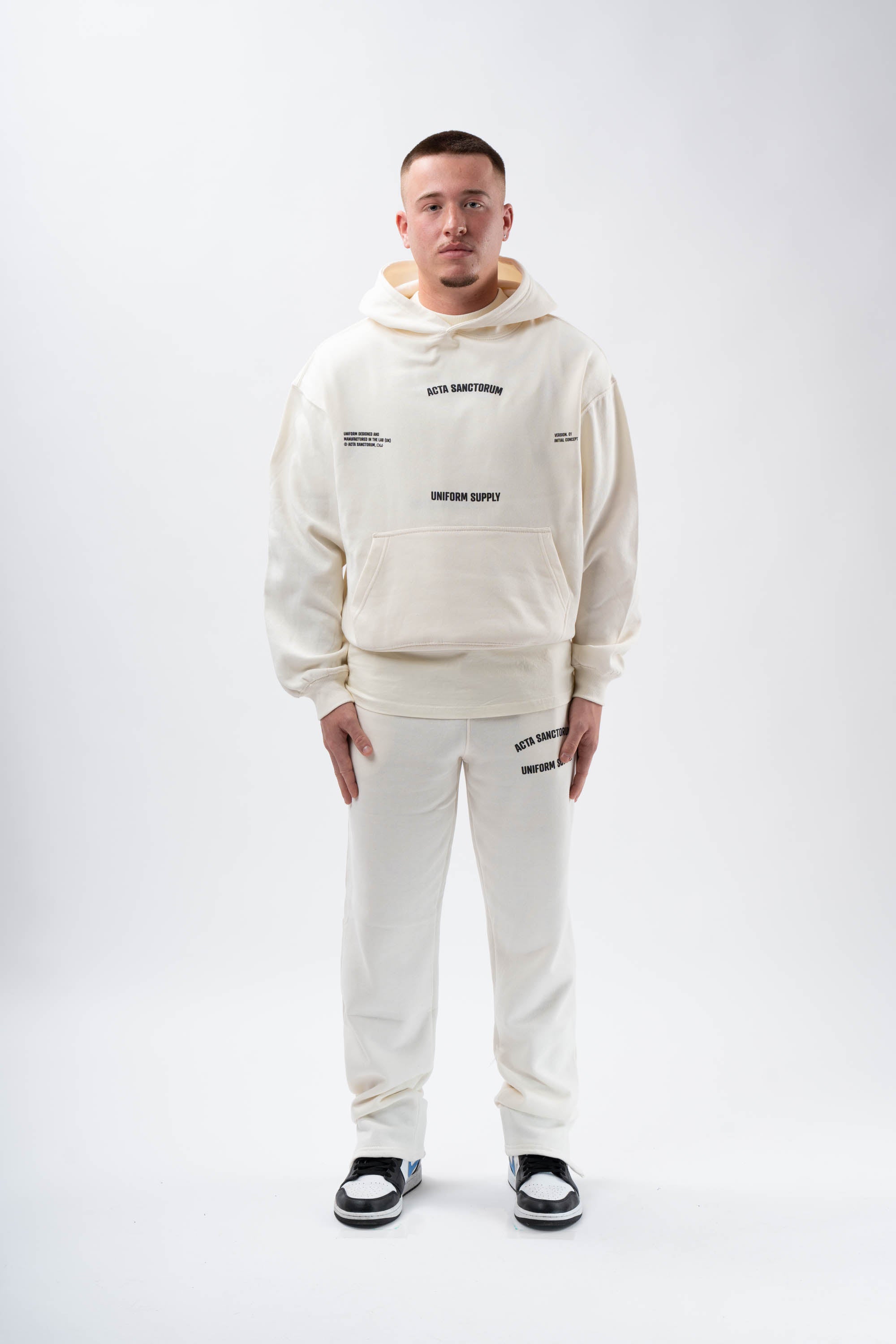 UNIFORM HOODIE CREAM